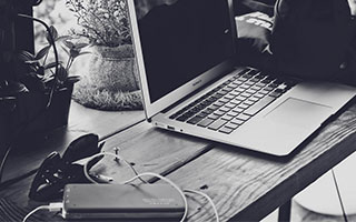 我当场沉默了，我以为找到了爱游戏体育app，结果被带去假安装包：10秒快速避坑